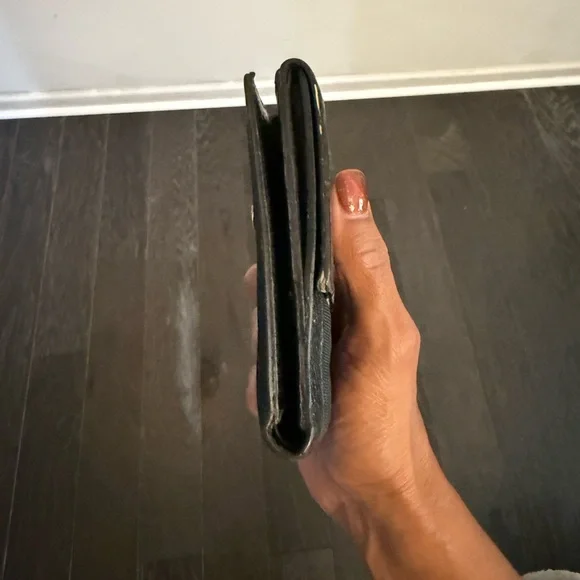 Gucci Black Wallet with Silver Accent - Picture 5 of 10